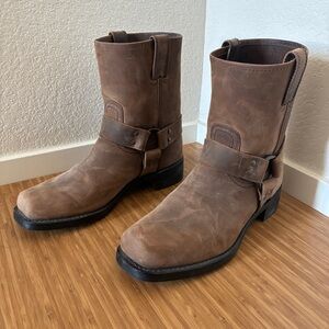 Frye Harness 8R Mens Boots in Gaucho in men’s size 10.5